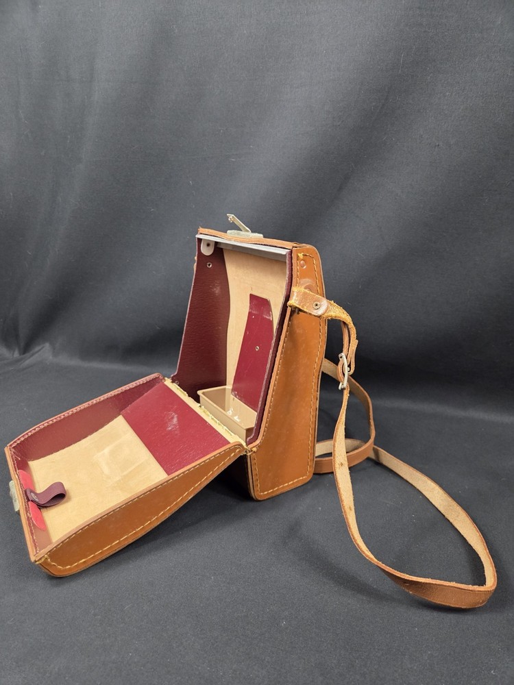 VINTAGE Polaroid J33 Land Camera W/Leather Case Untested