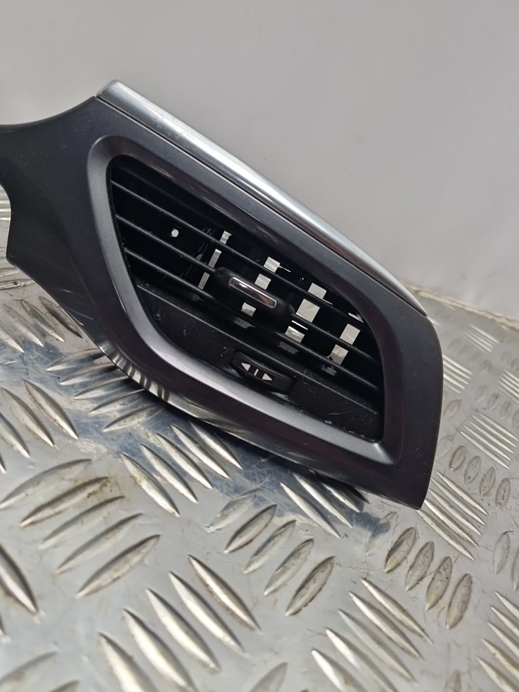 Vauxhall Corsa E 15-19 Outer Dash Dashboard Vent Right Drivers Side.