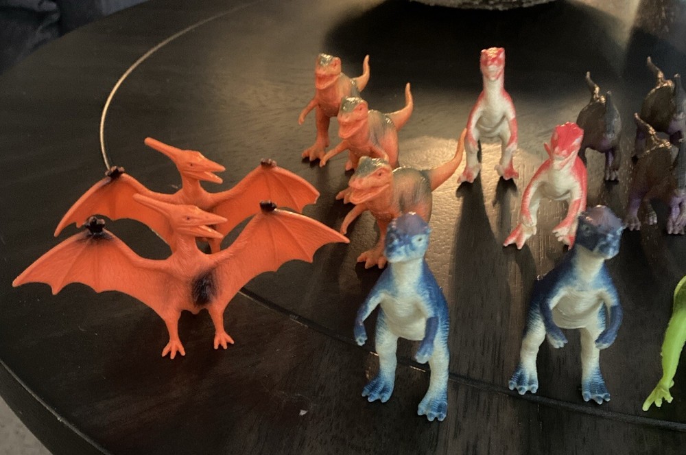 Lot Of 24 Plastic Dinosaurs