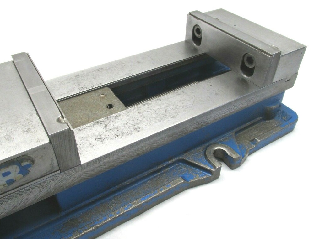 KURT ANGLOCK 6" MILLING MACHINE VISE w/ JAWS & HANDLE - #D688