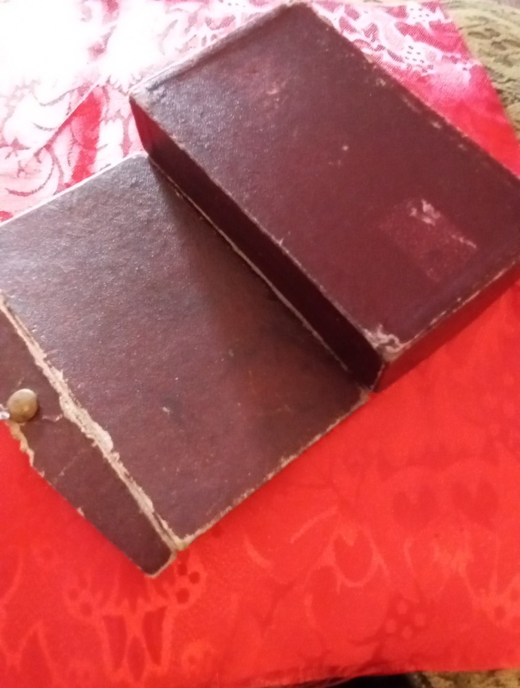Elcaya Trade Mark Reddish Box Only