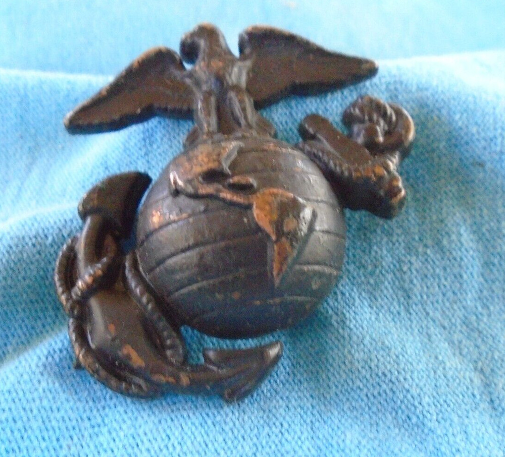US Marine Corps cap badge
