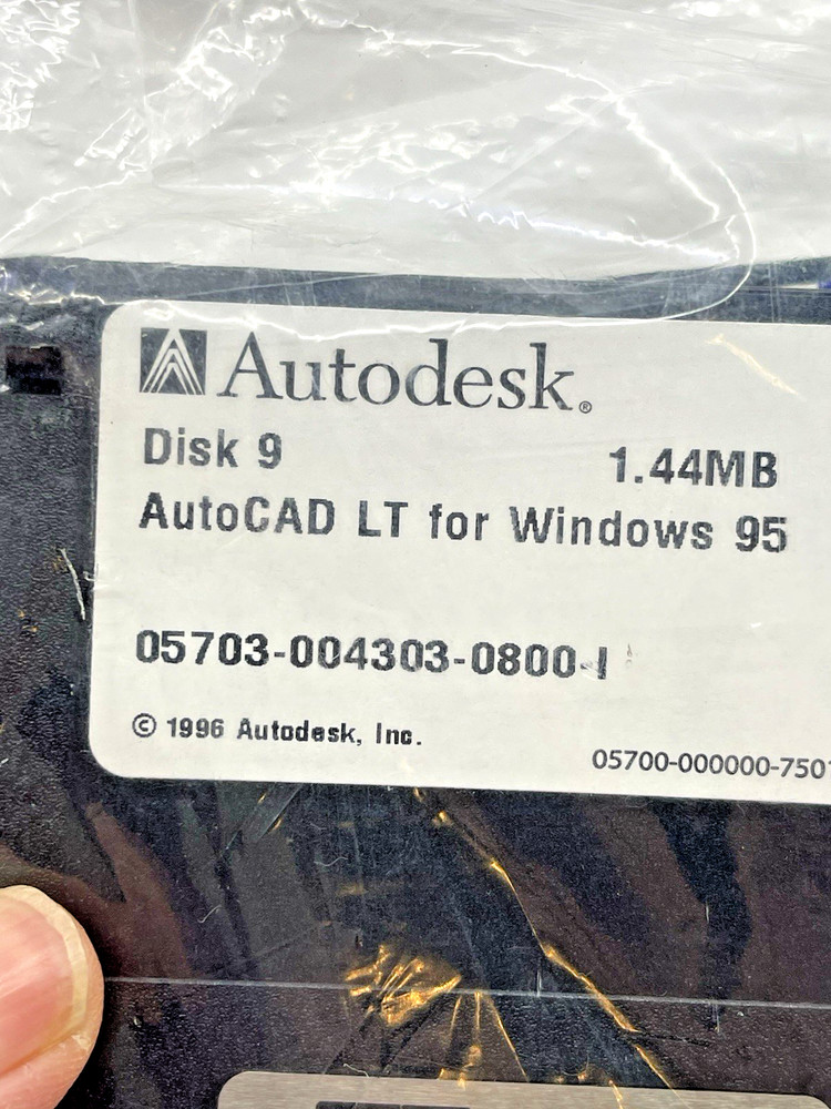 VTG Autodesk AutoCAD LT For Windows 95 Program & Set Up 1.44MB