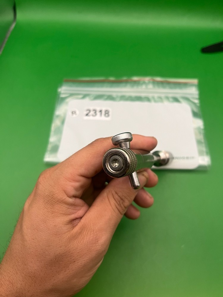 Autococker Bolt