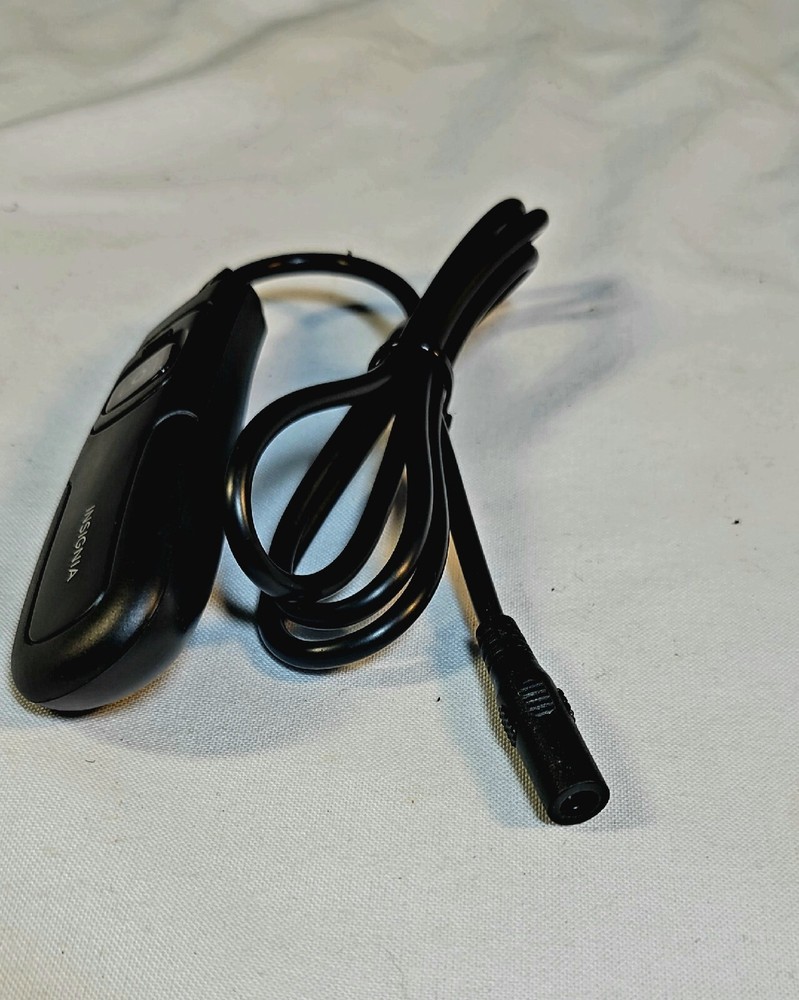 INSIGNIA 3 Ft Wired Universal Shutter Remote (Model NS-USR1) 17D25A