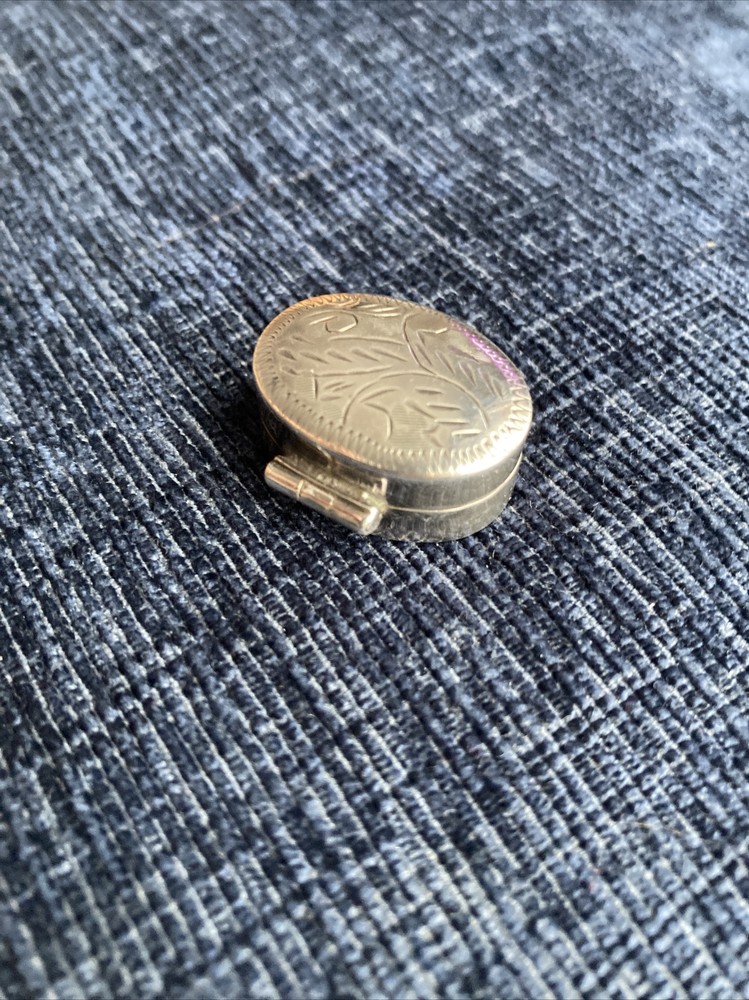 vintage sterling silver engraved oval pill box