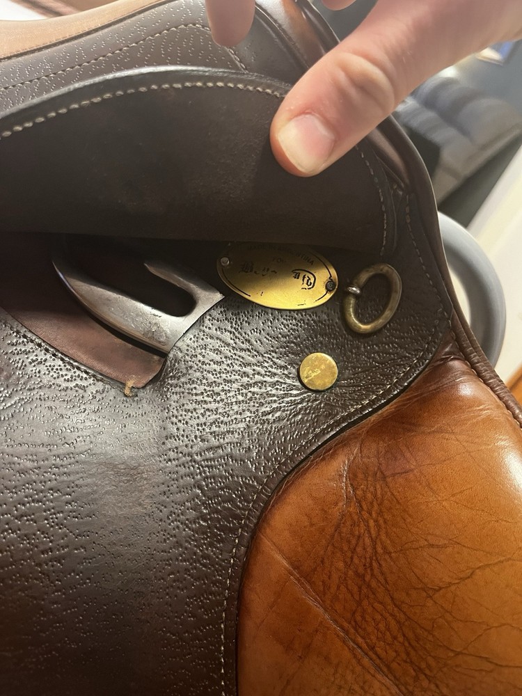 BEVAL SADDLE - 17” - MEDIUM TREE - TREE AND LEATHER IN PERFECT CONDITION!