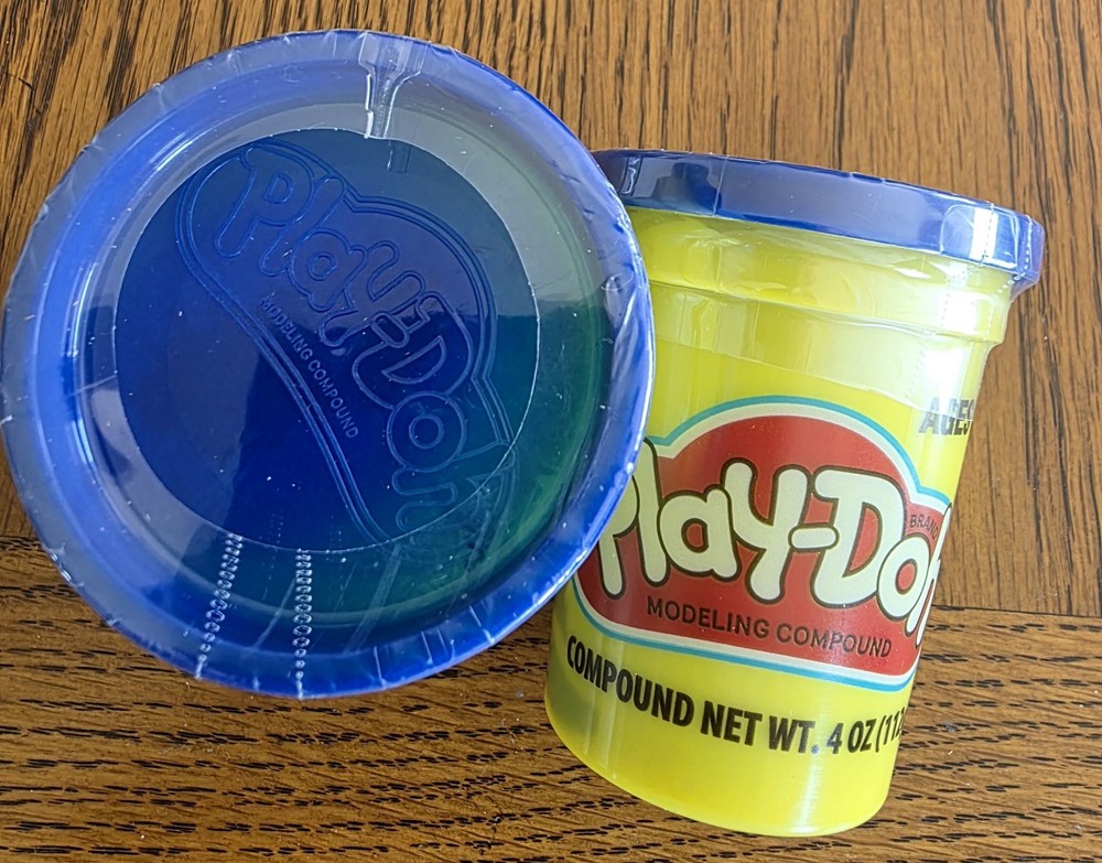 Play-Doh Modeling Compound 4oz Blue