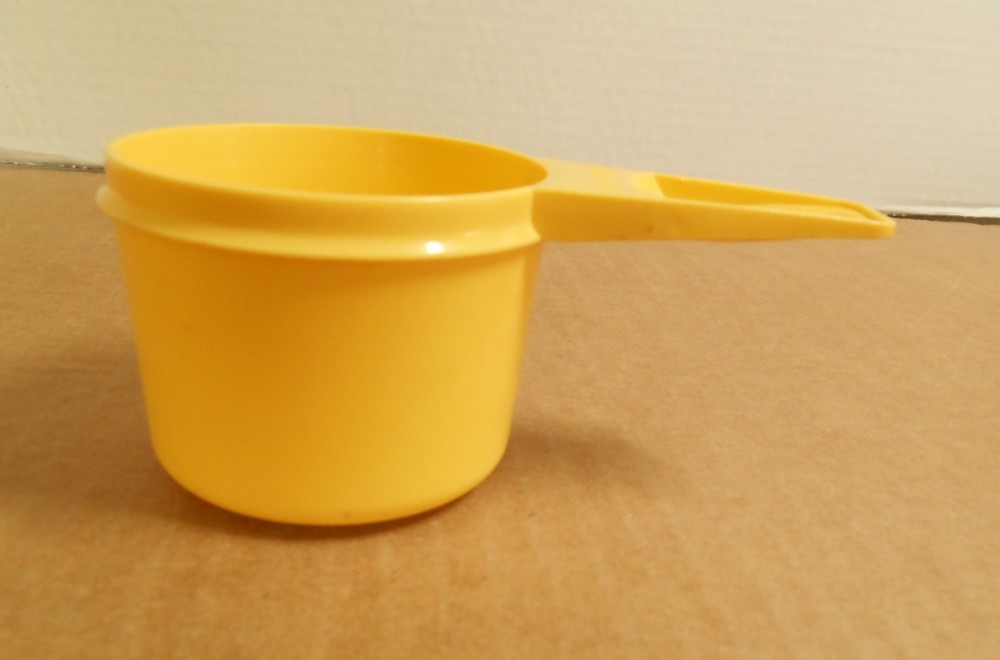 Tupperware Yellow Measuring Cup 2/3cup #763 G59