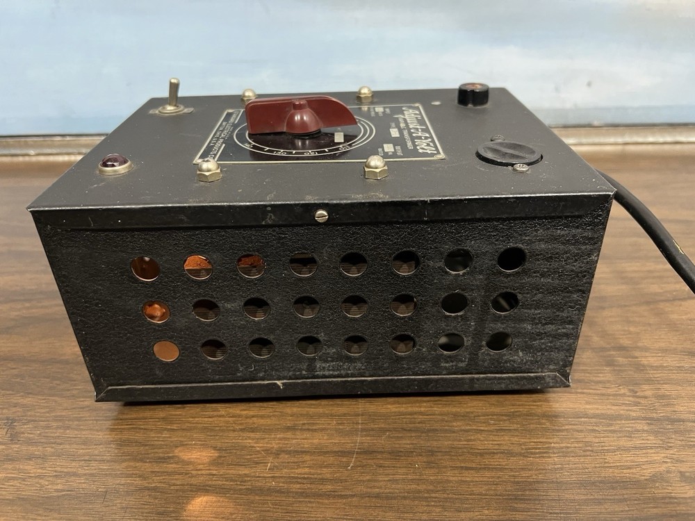 Standard Electrical Products ADJUST-A-VOLT Variable Transformer 140V max. 500 VA