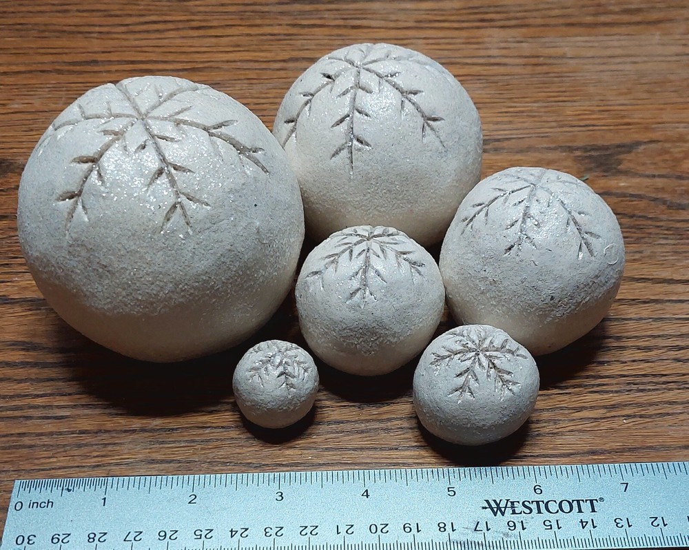 Glitter Ceramic Snowball Decor - 6 Piece Set
