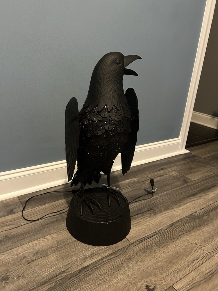 27” Tall Metal Crow Accent Light