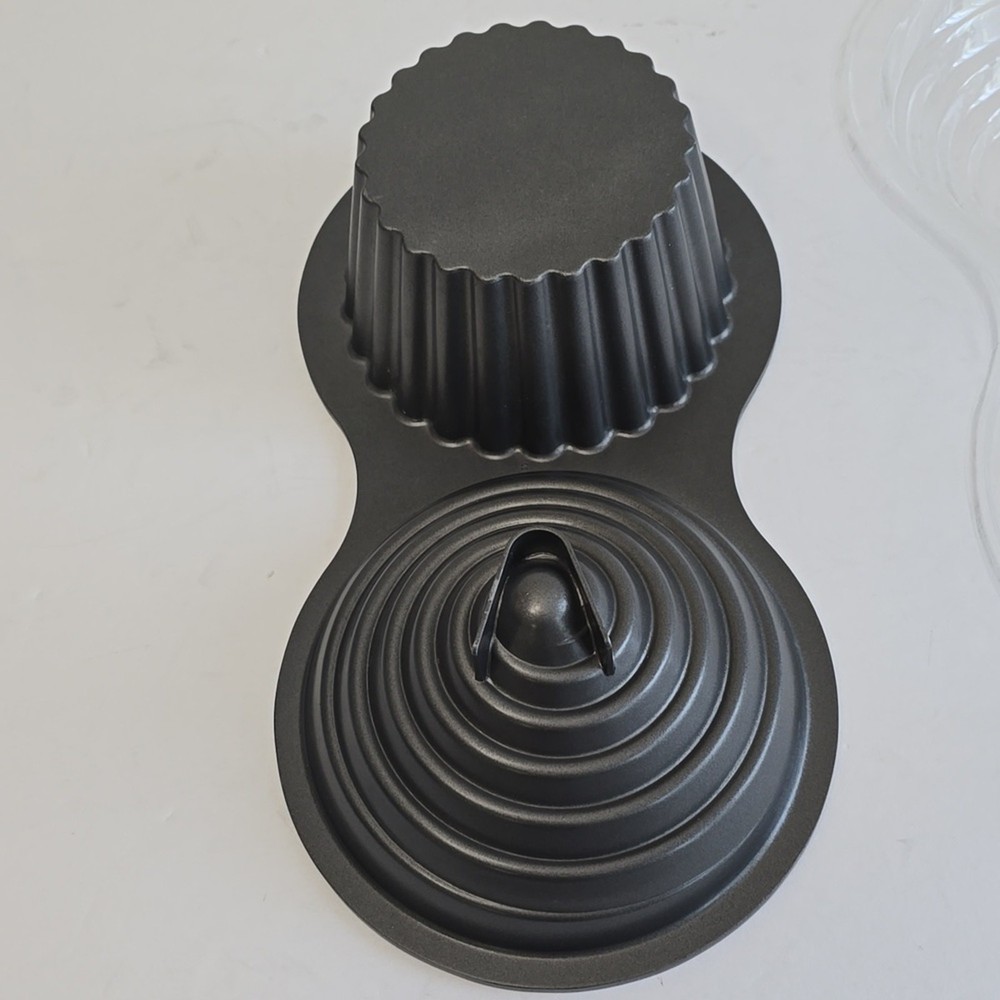 Wilton Giant Dimensions Large Cupcake Pan