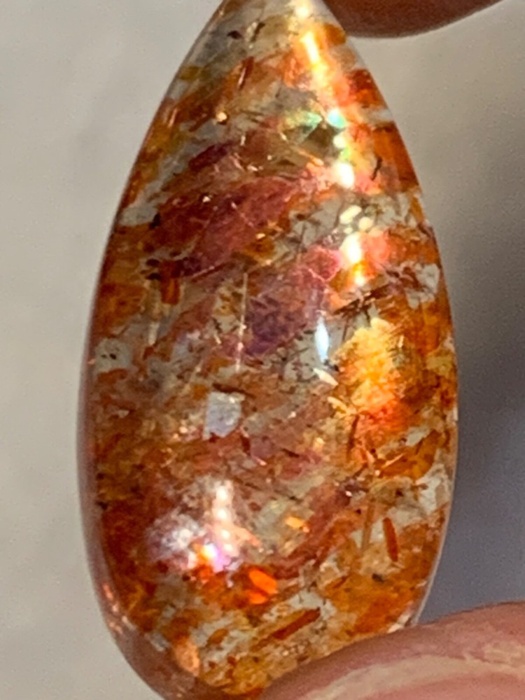 Golden Sunstone polished stone Z6