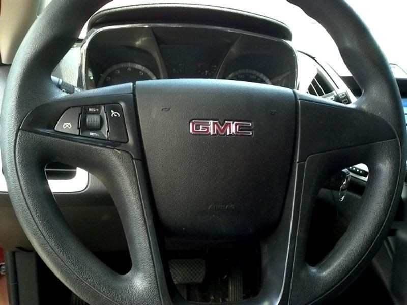 2011 GMC Terrain Dash Display Screen OEM 594-01178 Used, Needs Reprogramming