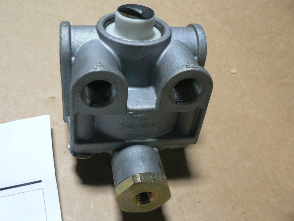 BENDIX R-14 BRAKE VALVE P/N 5007751