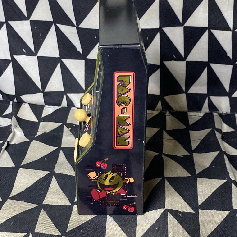 Arcade Classics, Pac-Man Color LCD Retro Mini Arcade Game Basic Fun Gold Variant