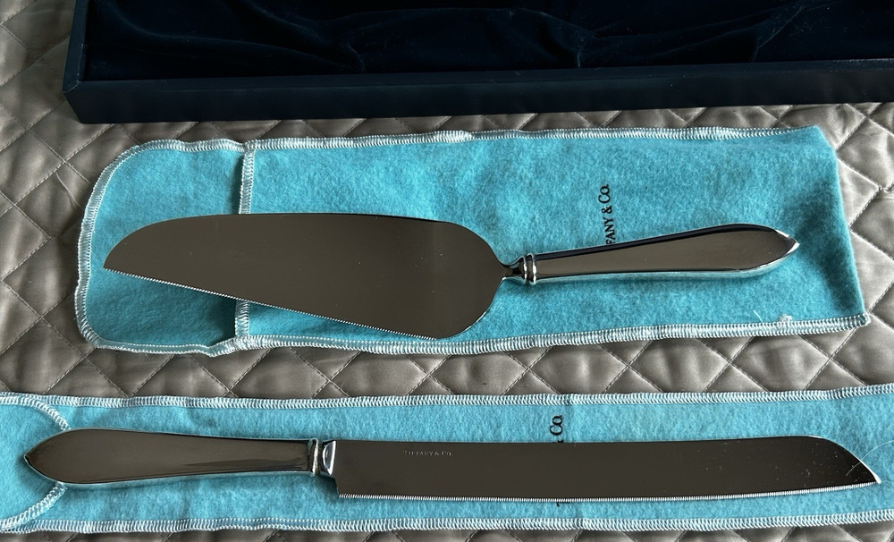 TIFFANY & CO. Faneuil Pattern Sterling Silver Handle Cake Knife & Server Set