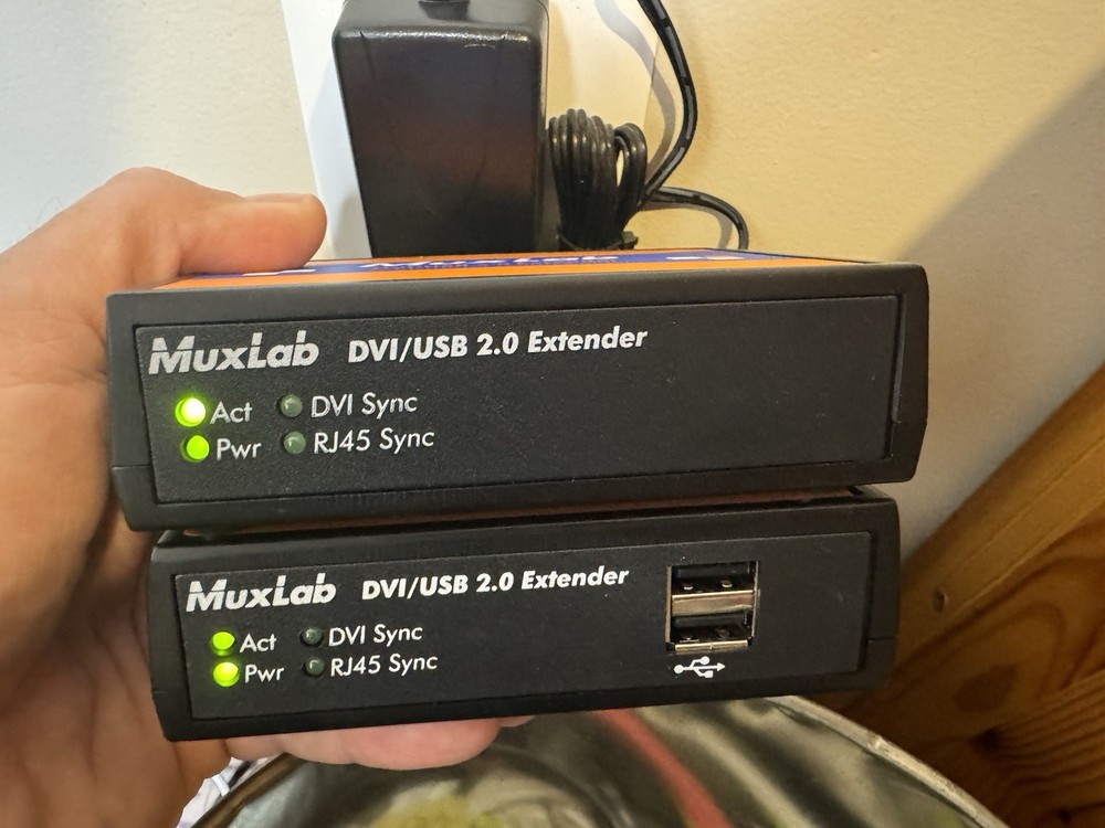 Muxlab 500391 DVI / USB2.0 HDBaseT Extender Kit (Source & Display)