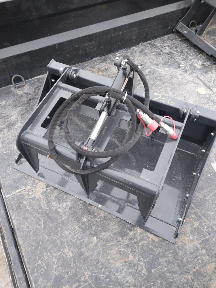 Mini Skid Steer Grapple Bucket Attachment
