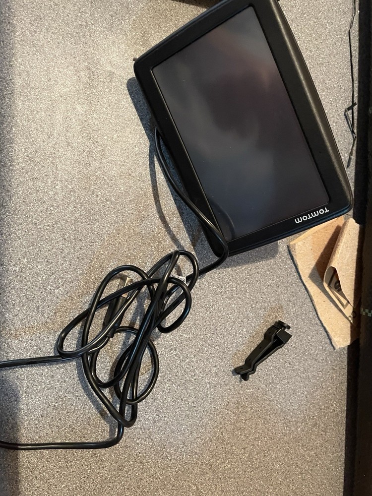 TomTom Satnav with Pouch and USB Cable GPS Navigation System