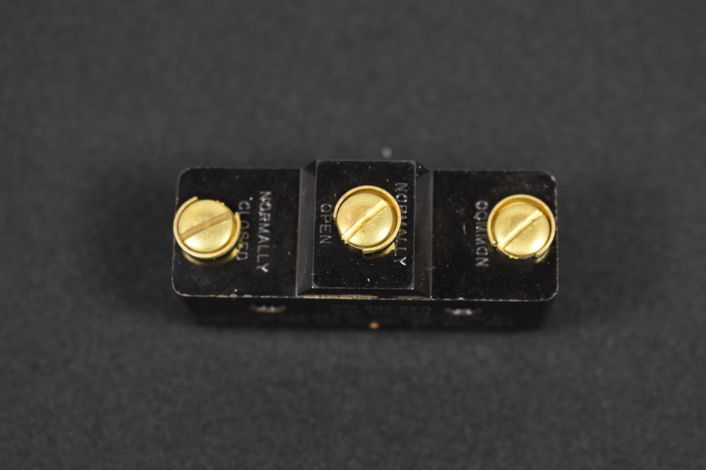 ONE (1) Honeywell Micro Switch New + BZ-7R-A2