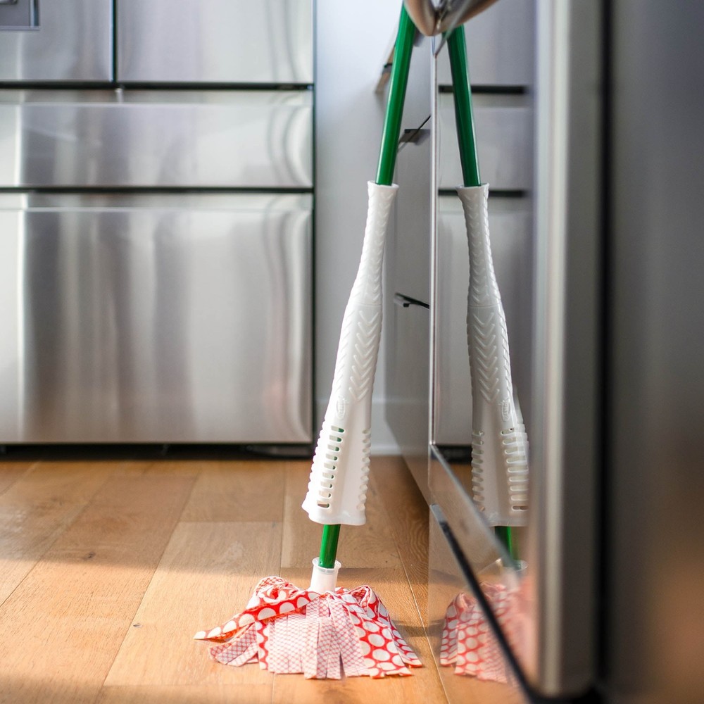Libman Microfiber Wonder Mop with Green Steel Handle.