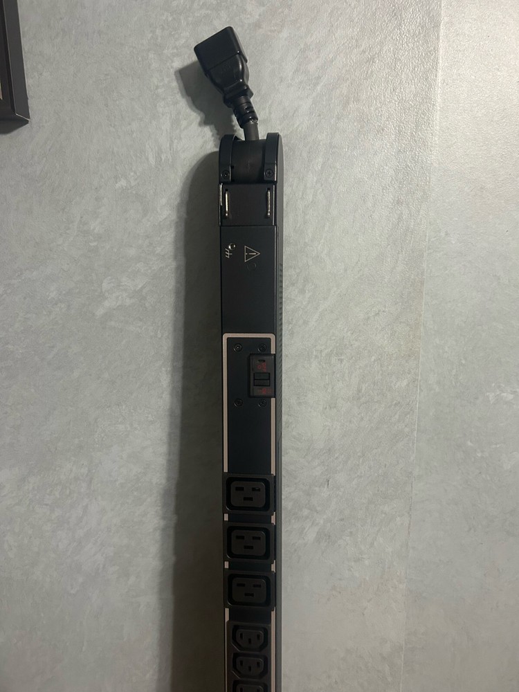 Server Technology STV-2001G Metered Rack PDU