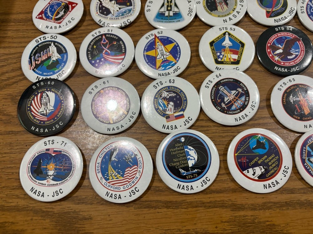 Vtg Lot-39 Space Shuttle NASA Pin Buttons