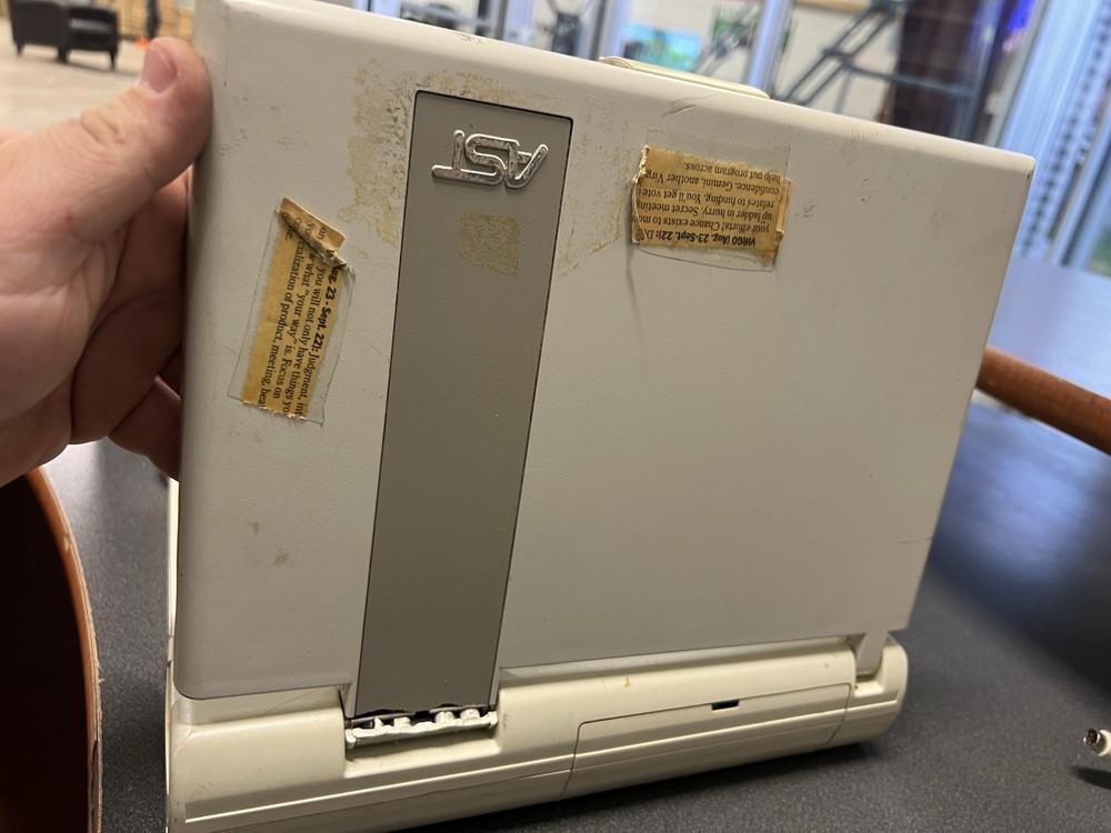 AST Premium Exec 386SX/20 laptop computer
