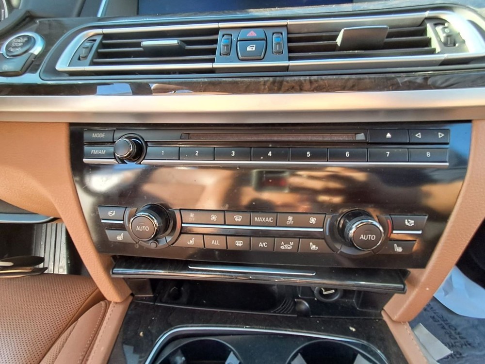 2013 BMW 750IL Used Dash Display Screen 6.5 OEM, No Anti-Theft Code