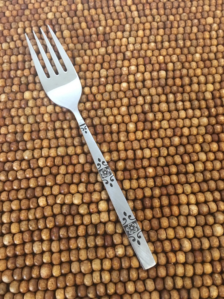 Oneida Profile ORLANDO Stainless Floral Scroll Black Accent DINNER FORK 7.25"