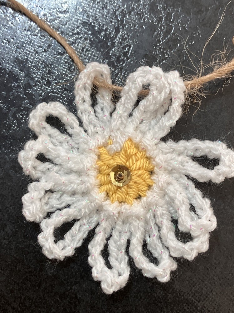 🌸 Hand Crochet sparkly daisy Jute Rustic Bunting Window SPRING sequins Gift