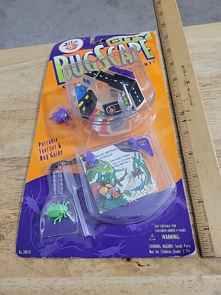 Wild Planet City Bugscape Bug Hangout Portable Tool Set & Bug Guide 1995