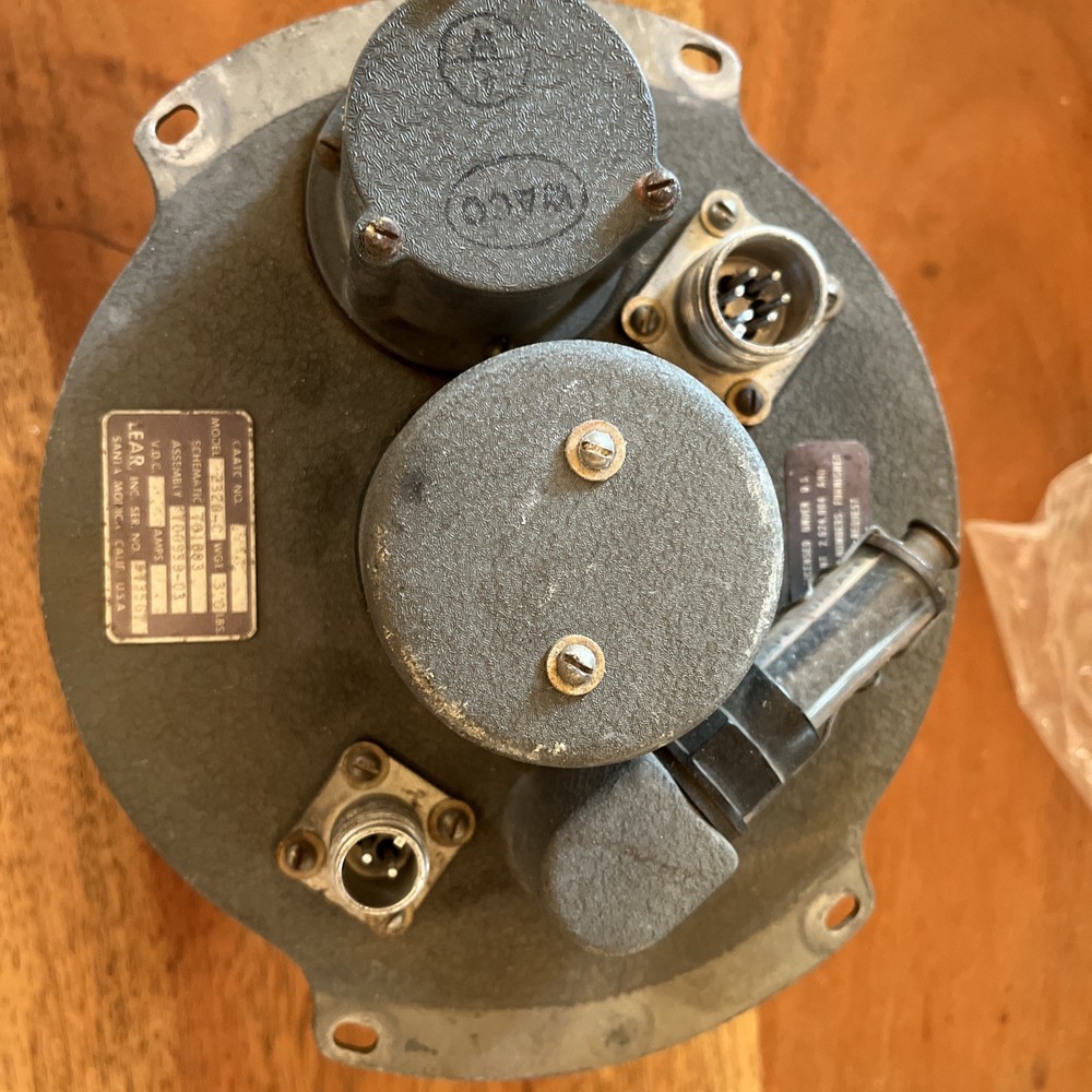 Lear 2380-C Antenna Aviation Aerospace Loop