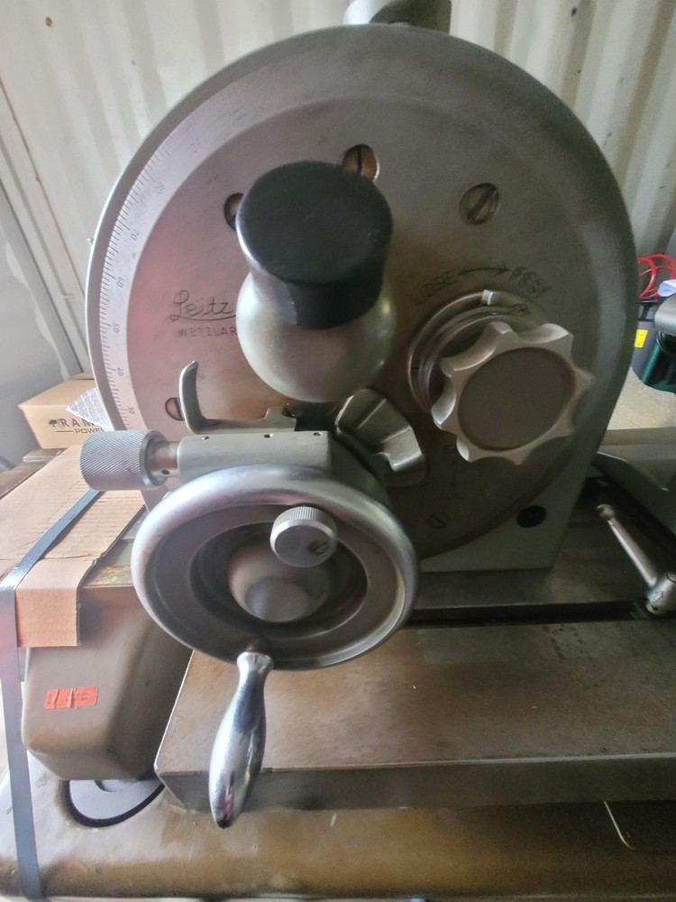 leitz optical dividing head