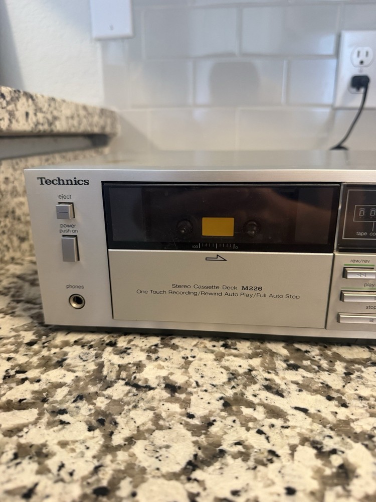 Technics M226 Stereo Cassette Deck Silver Dolby B-C NR Fluorescent Meter
