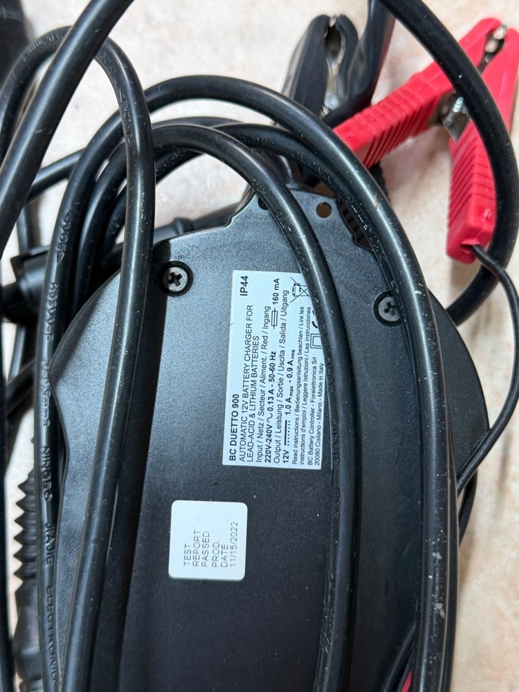 BC Duetto 900 Motorcycle Battery Maintainer