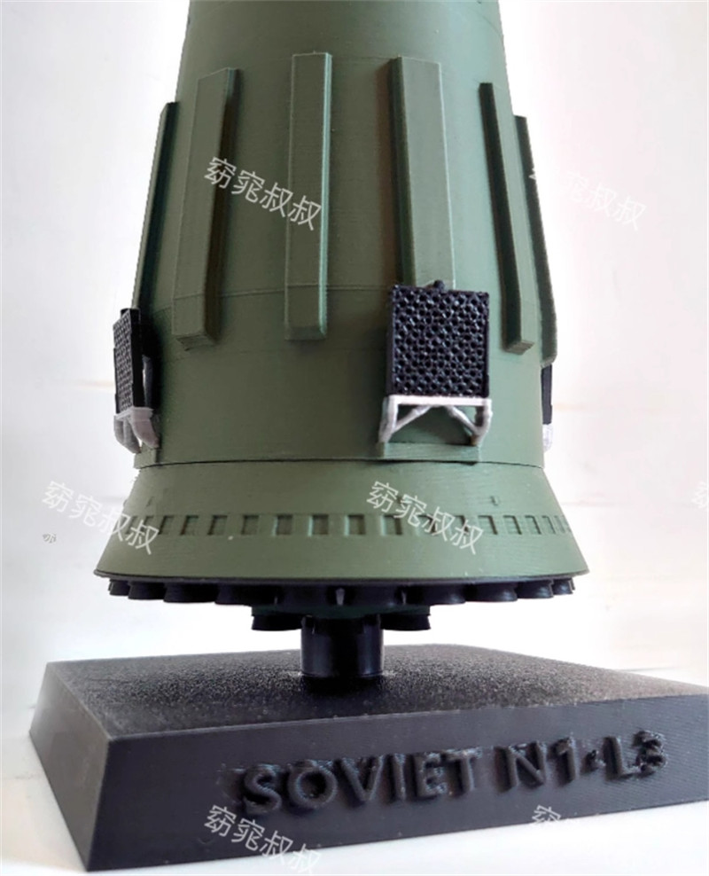 1/400 CCCP Lunar Launch Program N1 Heavy Carrier Rocket Static Model Finished