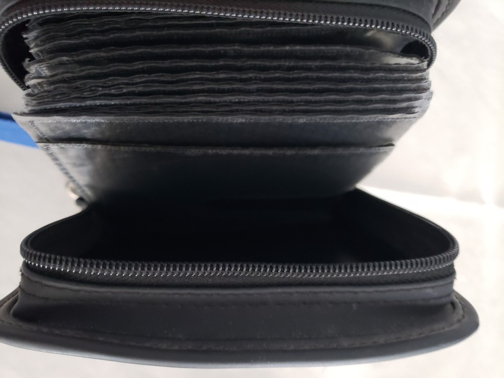 CD Projects - 30 CD/DVD case / Holder - Blue & Black with Carry Strap & Zipper