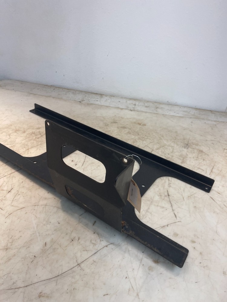 Case IH Patriot 3230 Sprayer Air Cleaner Mount Bracket