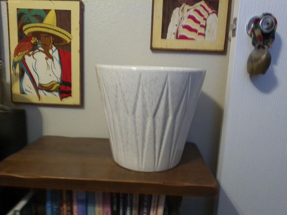 Vintage U.S. Pottery 11" White Speckled Diamond Pattern Flowerpot