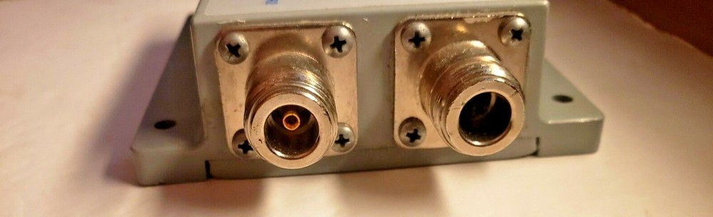 CALIFORNIA AMPLIFIER LOSSLESS 2-WAY POWER DIVIDER MODEL C4010-2A