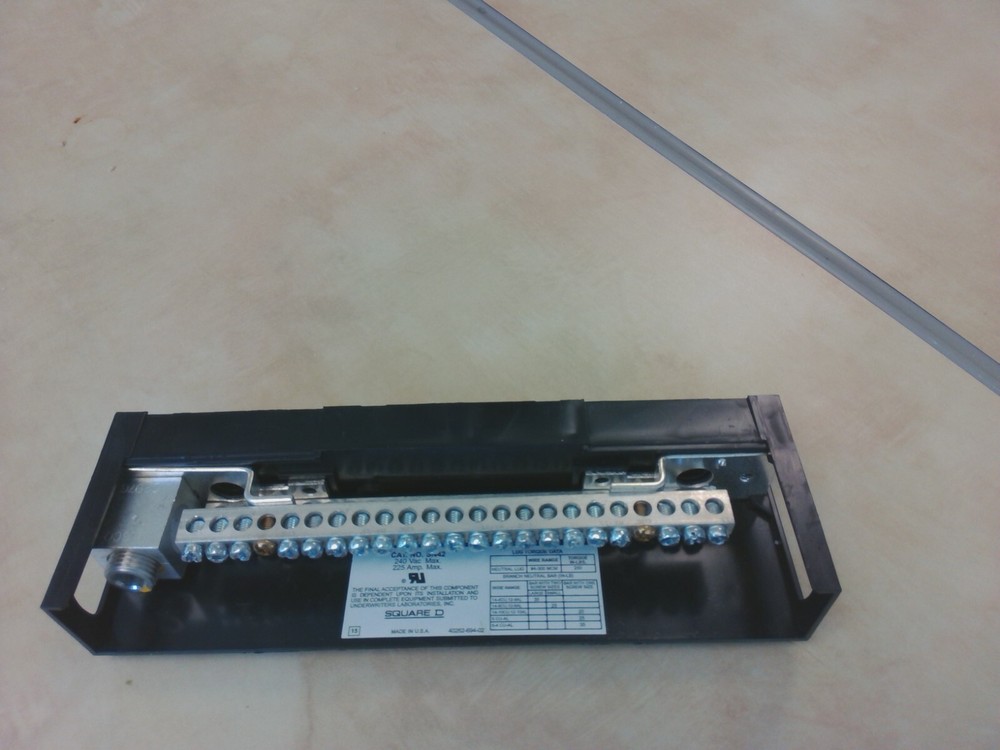 3 SCHNEIDER ELECTRIC SN42 square D take outs