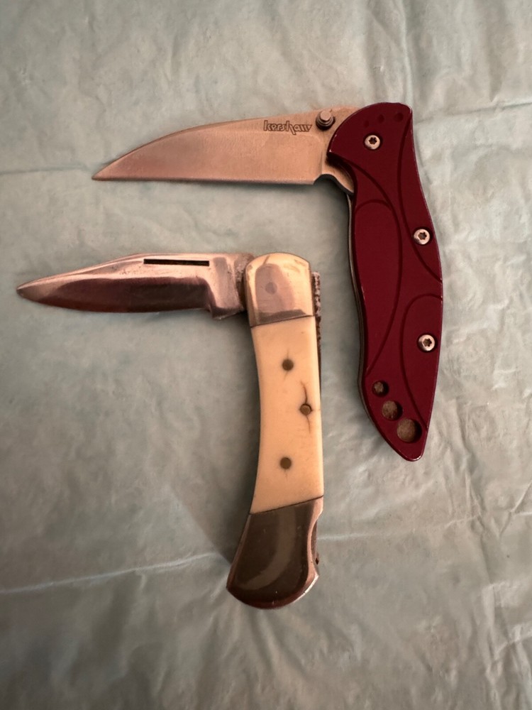 POCKET KNIFES, CONVENIENT, GOOD CONDITION, SO NICE, LIGHT.