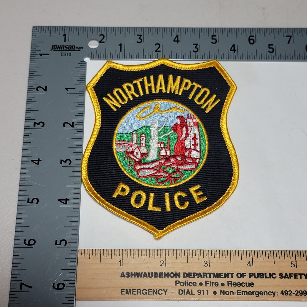 Bin2 B3 Police patch Massachusetts Northampton