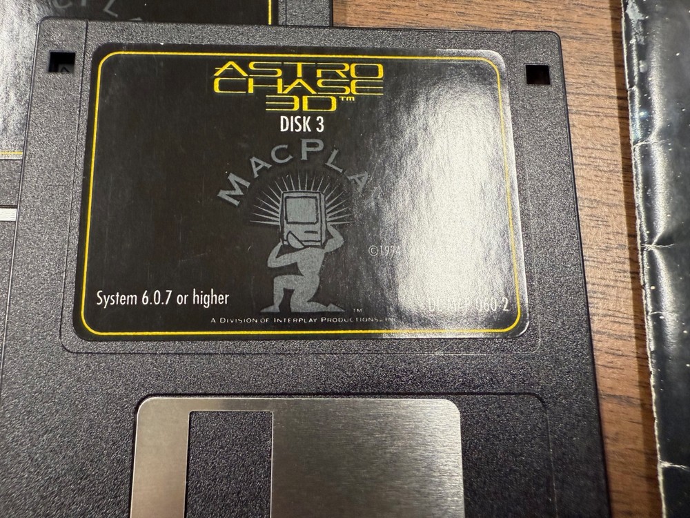 Vintage Macintosh software : Astro Chase 3D - Manual and Software