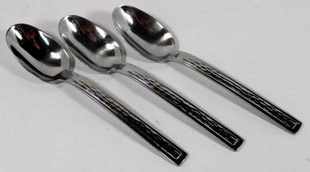 14 Pce. Oneida Stainless Flatware UNKNOWN PATTERN Textured Handle Vietnam 119