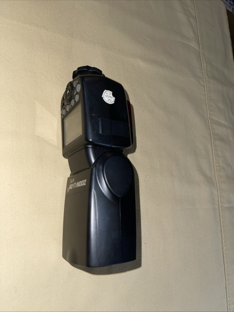 (Rl2) Flashpoint Zoom Li-ion R2 TTL On-Camera Flash includes battery