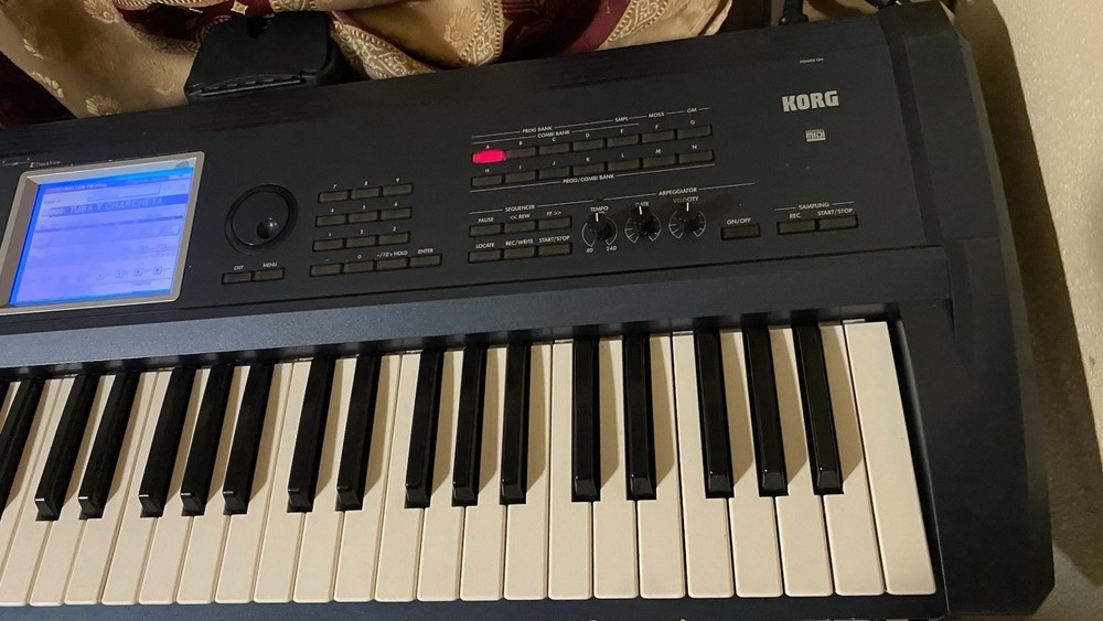 Korg Triton Extreme 61-Key Sampler Synthesizer Workstation -See Description